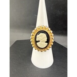 Vintage Cameo Ring Black White Adjustable 7"